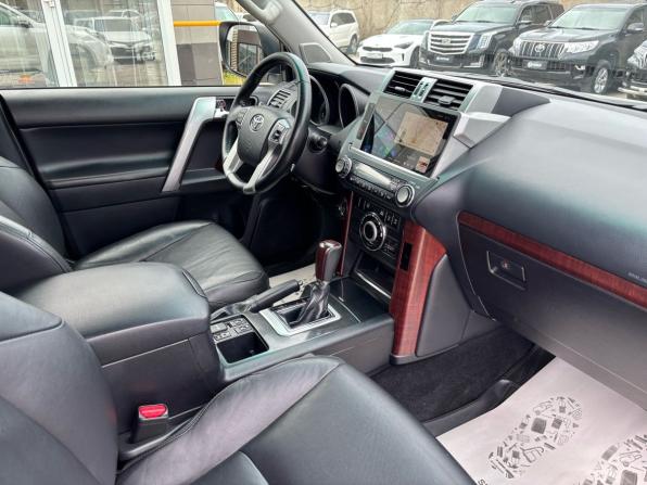 Toyota Land Cruiser Prado 150 Series Рестайлинг 1 с пробегом 2013 года, цена 3 380 000 рублей, 252159 км, внедорожник, Автокод Объявления