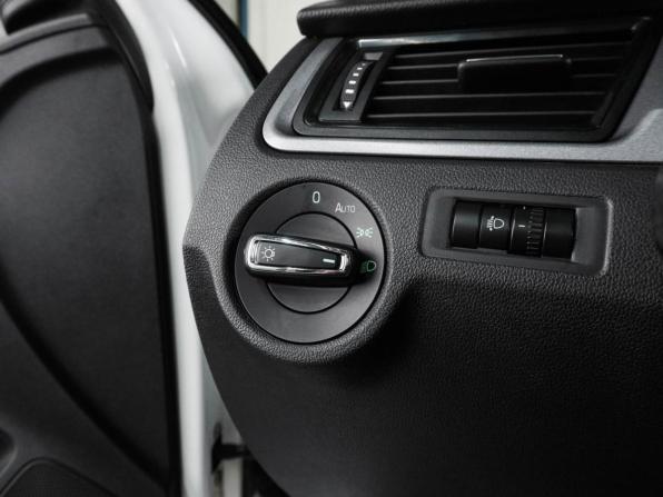 Skoda Rapid I Рестайлинг с пробегом 2019 года, цена 1 070 000 рублей, 112406 км, лифтбек, Автокод Объявления