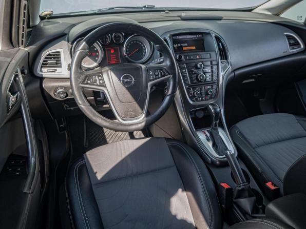Opel Astra J Рестайлинг с пробегом 2013 года, цена 969 000 рублей, 134650 км, хэтчбек, Автокод Объявления