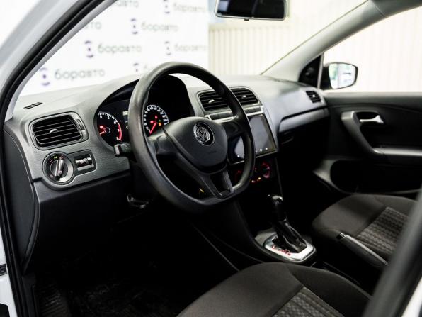 Volkswagen Polo V Рестайлинг с пробегом 2016 года, цена 1 230 000 рублей, 121900 км, седан, Автокод Объявления
