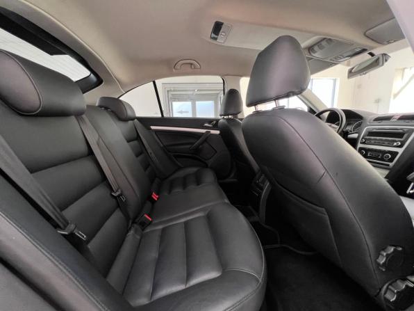 Skoda Octavia II (A5) Рестайлинг с пробегом 2011 года, цена 994 000 рублей, 183444 км, лифтбек, Автокод Объявления
