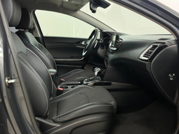 Kia Ceed III с пробегом 2019 года, цена 1 935 000 рублей, 43024 км, хэтчбек, Автокод Объявления