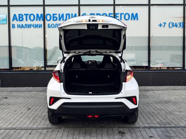 Toyota C-HR I Рестайлинг с пробегом 2019 года, цена 2 659 000 рублей, 79253 км, внедорожник, Автокод Объявления