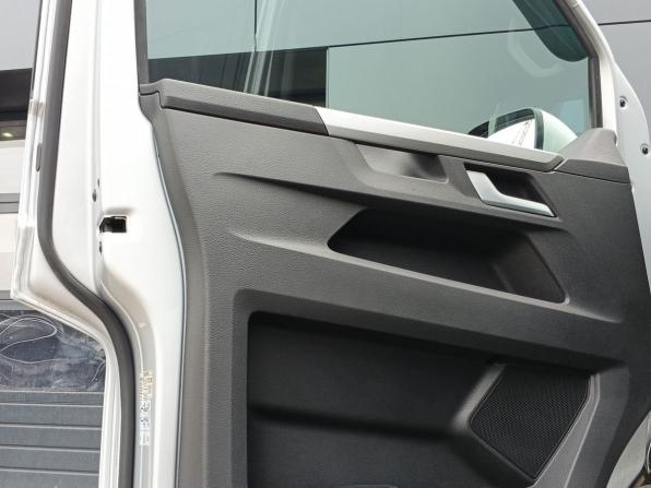 Volkswagen Multivan T6 Рестайлинг с пробегом 2020 года, цена 5 999 000 рублей, 144123 км, минивэн, Автокод Объявления
