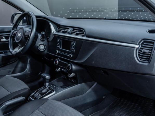 Kia Rio IV Рестайлинг с пробегом 2021 года, цена 1 429 000 рублей, 139023 км, седан, Автокод Объявления