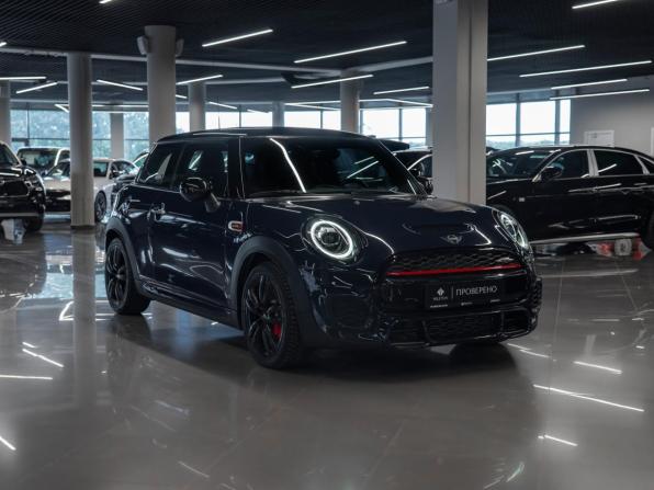 Mini Hatch III (F55/F56) Рестайлинг с пробегом 2019 года, цена 2 980 000 рублей, 69442 км, хэтчбек, Автокод Объявления