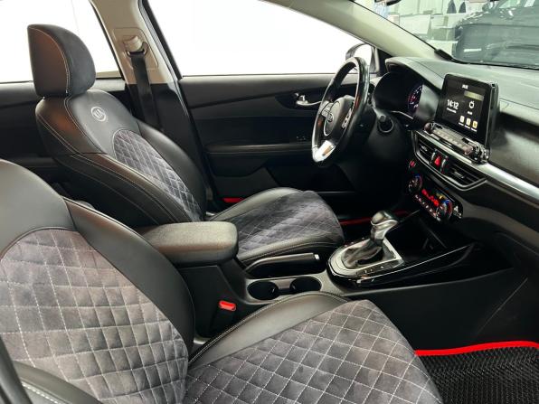 Kia Cerato III Рестайлинг (Classic) с пробегом 2019 года, цена 1 940 000 рублей, 102505 км, седан, Автокод Объявления