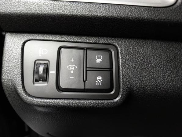 Hyundai Solaris II с пробегом 2017 года, цена 1 100 000 рублей, 165764 км, седан, Автокод Объявления