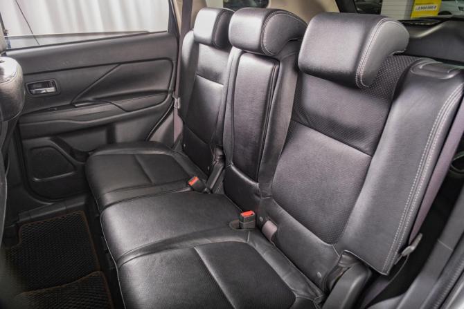Mitsubishi Outlander III Рестайлинг 2 с пробегом 2016 года, цена 2 299 000 рублей, 180000 км, внедорожник, Автокод Объявления