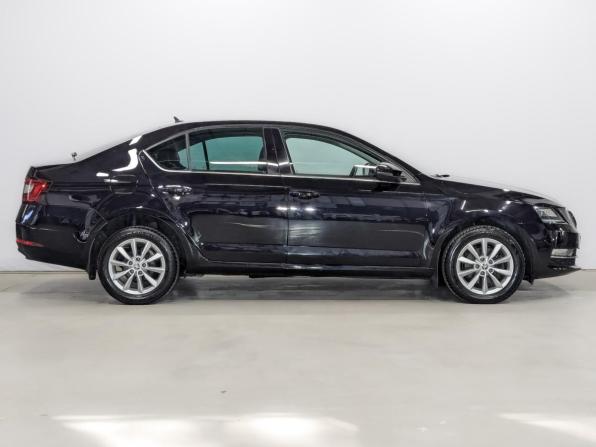Skoda Octavia III (A7) Рестайлинг с пробегом 2018 года, цена 1 795 000 рублей, 95124 км, лифтбек, Автокод Объявления