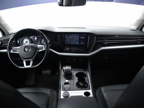 Volkswagen Touareg III с пробегом 2019 года, цена 3 790 000 рублей, 238934 км, внедорожник, Автокод Объявления