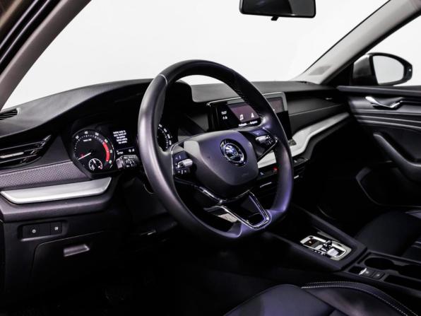 Skoda Octavia IV (A8) с пробегом 2021 года, цена 2 749 000 рублей, 32000 км, лифтбек, Автокод Объявления