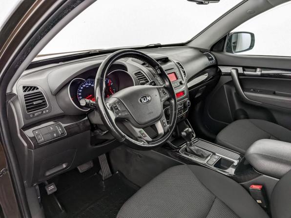 Kia Sorento II Рестайлинг с пробегом 2018 года, цена 1 750 000 рублей, 208000 км, внедорожник, Автокод Объявления