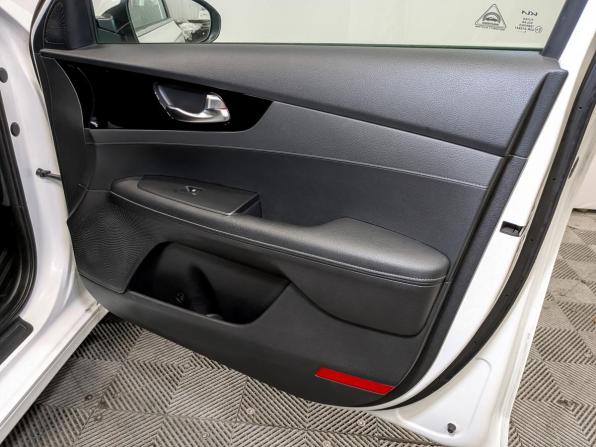 Kia Cerato IV Рестайлинг с пробегом 2021 года, цена 1 950 000 рублей, 80754 км, седан, Автокод Объявления