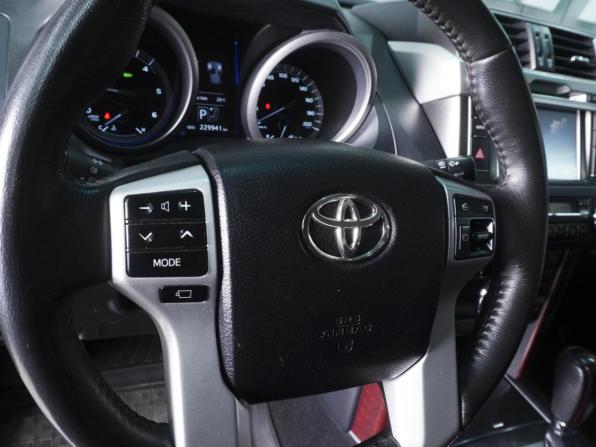 Toyota Land Cruiser Prado 150 Series Рестайлинг 1 с пробегом 2013 года, цена 3 695 000 рублей, 229941 км, внедорожник, Автокод Объявления