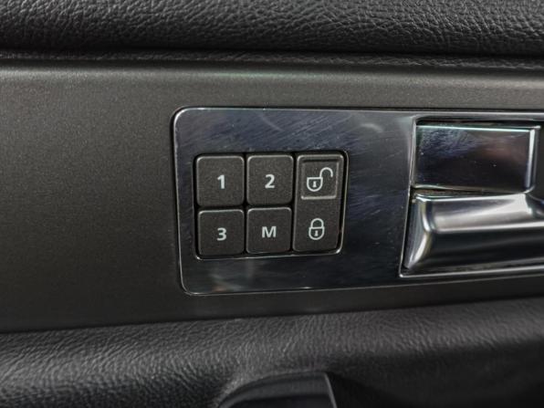 Land Rover Discovery IV с пробегом 2012 года, цена 1 899 000 рублей, 237184 км, внедорожник, Автокод Объявления