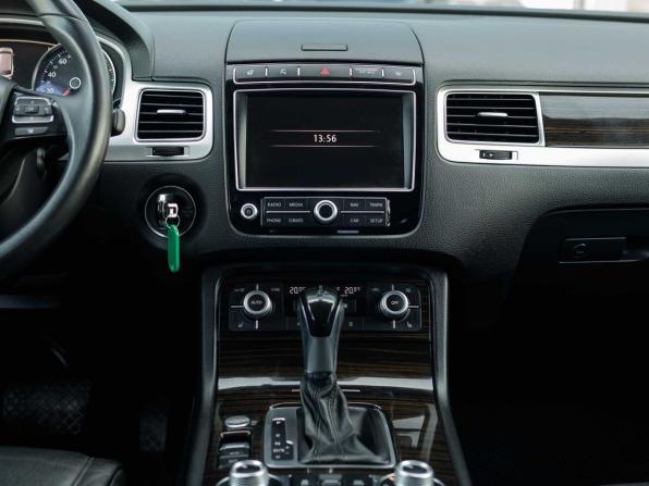 Volkswagen Touareg II Рестайлинг с пробегом 2017 года, цена 2 582 000 рублей, 185682 км, внедорожник, Автокод Объявления