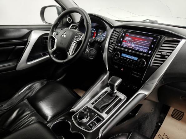 Mitsubishi Pajero Sport III с пробегом 2019 года, цена 2 913 700 рублей, 99908 км, внедорожник, Автокод Объявления