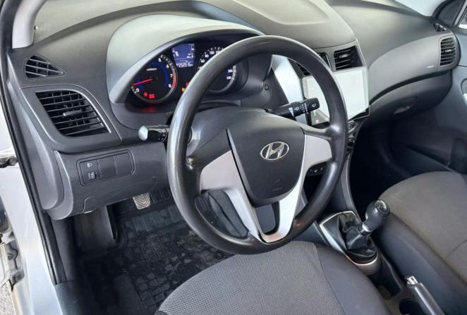 Hyundai Solaris I с пробегом 2012 года, цена 625 000 рублей, 252909 км, седан, Автокод Объявления