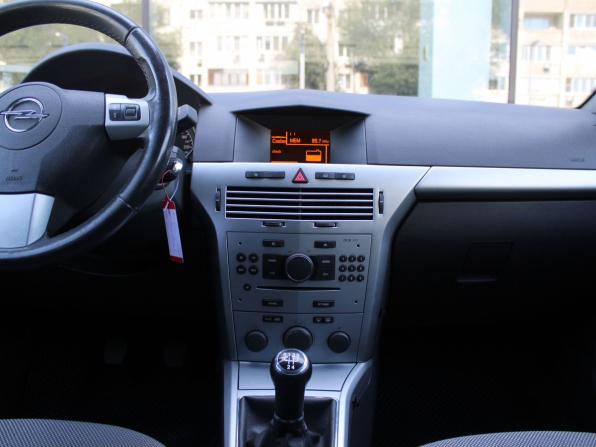 Opel Astra H Рестайлинг с пробегом 2012 года, цена 615 000 рублей, 169744 км, хэтчбек, Автокод Объявления