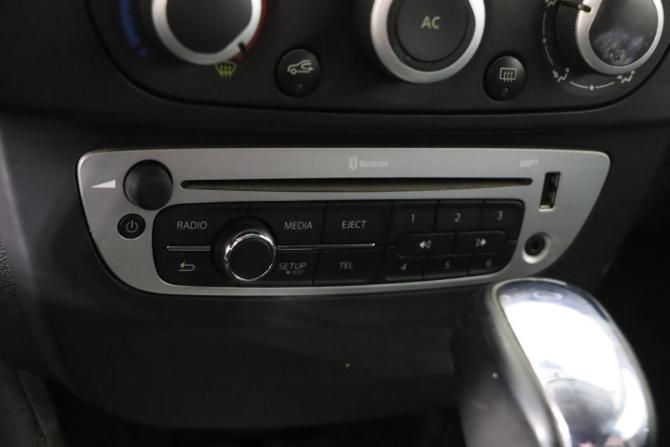 Renault Fluence I Рестайлинг с пробегом 2015 года, цена 769 990 рублей, 157426 км, седан, Автокод Объявления