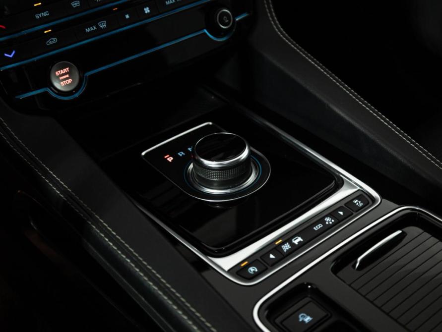 Jaguar F-Pace I Санкт-Петербург  - изображение 20