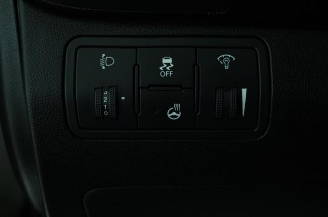 Hyundai Solaris I Рестайлинг с пробегом 2015 года, цена 1 189 000 рублей, 215000 км, седан, Автокод Объявления