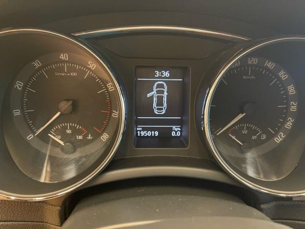 Skoda Superb II Рестайлинг с пробегом 2014 года, цена 1 179 000 рублей, 194000 км, лифтбек, Автокод Объявления