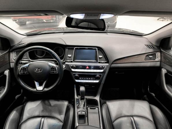Hyundai Sonata VII (LF) Рестайлинг с пробегом 2018 года, цена 1 580 000 рублей, 154645 км, седан, Автокод Объявления