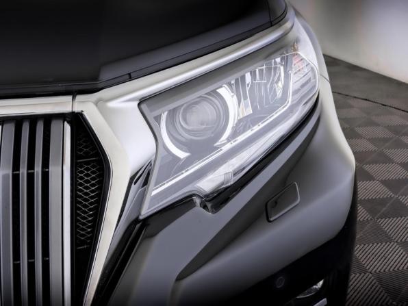 Toyota Land Cruiser Prado 150 Series Рестайлинг 2 с пробегом 2019 года, цена 5 705 000 рублей, 85026 км, внедорожник, Автокод Объявления