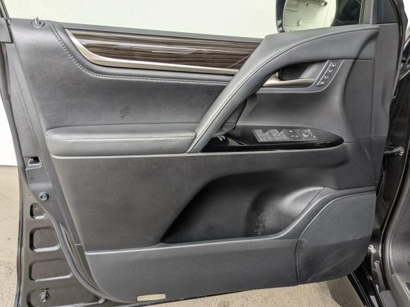 Lexus LX III Рестайлинг 2 с пробегом 2017 года, цена 8 645 000 рублей, 71119 км, внедорожник, Автокод Объявления