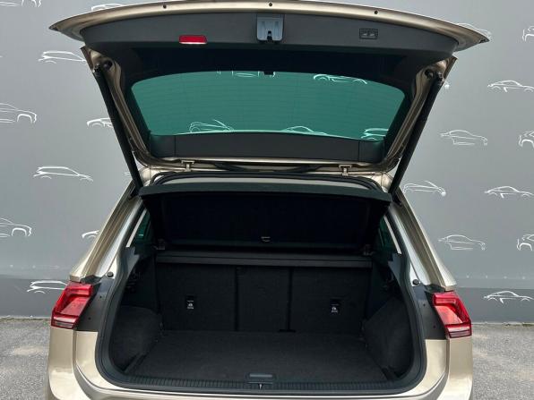 Volkswagen Tiguan II с пробегом 2018 года, цена 2 572 200 рублей, 55406 км, внедорожник, Автокод Объявления