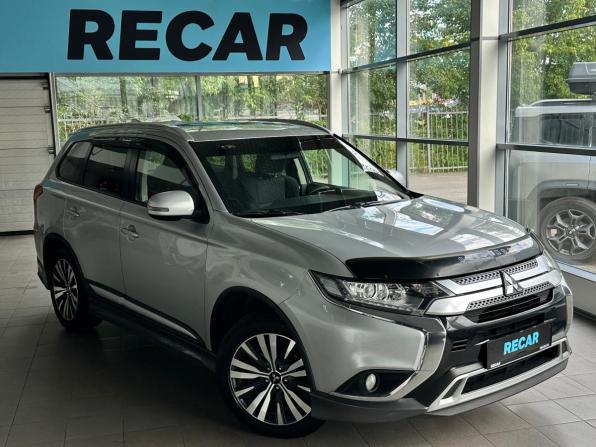Mitsubishi Outlander III Рестайлинг 3 с пробегом 2020 года, цена 2 050 000 рублей, 106888 км, внедорожник, Автокод Объявления