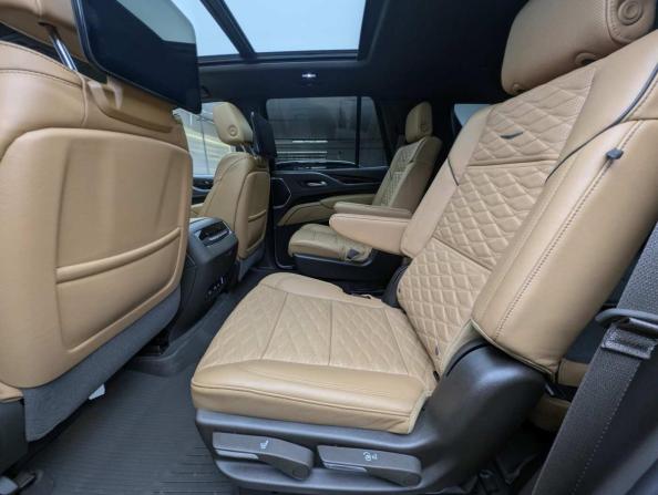 Cadillac Escalade V с пробегом 2023 года, цена 11 055 000 рублей, 49107 км, внедорожник, Автокод Объявления