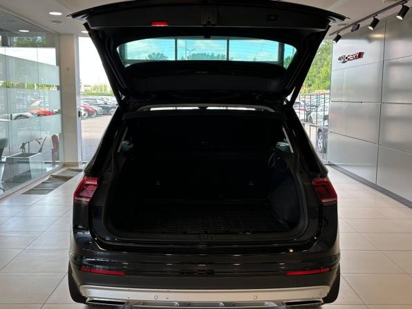 Volkswagen Tiguan II с пробегом 2019 года, цена 2 817 000 рублей, 70233 км, внедорожник, Автокод Объявления