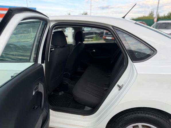 Volkswagen Polo V Рестайлинг с пробегом 2015 года, цена 850 000 рублей, 135935 км, седан, Автокод Объявления