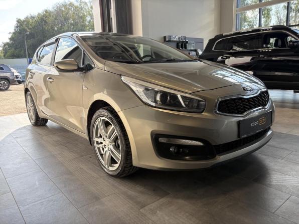 Kia Ceed II Рестайлинг с пробегом 2017 года, цена 1 289 000 рублей, 154926 км, хэтчбек, Автокод Объявления