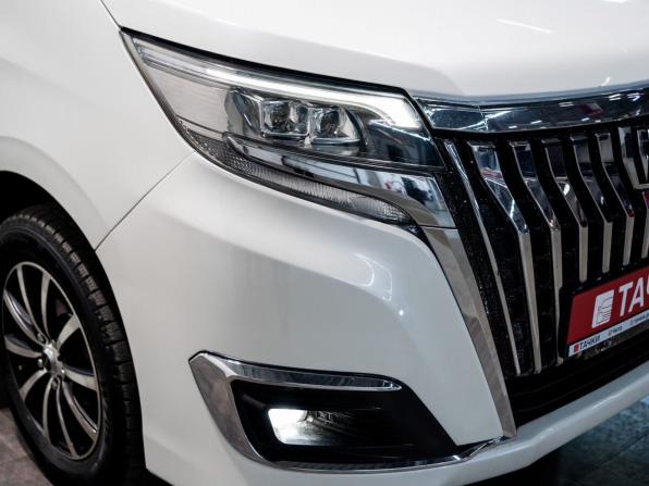 Toyota Esquire I Рестайлинг с пробегом 2017 года, цена 2 250 000 рублей, 112271 км, минивэн, Автокод Объявления