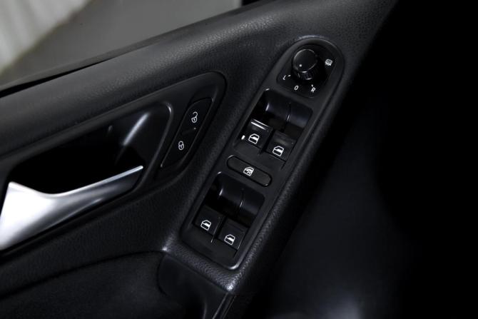 Volkswagen Golf VI с пробегом 2011 года, цена 699 000 рублей, 215000 км, хэтчбек, Автокод Объявления