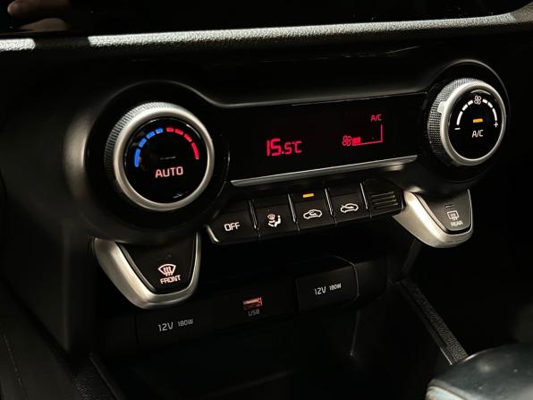 Kia Rio IV Рестайлинг с пробегом 2021 года, цена 1 670 000 рублей, 93500 км, хэтчбек, Автокод Объявления