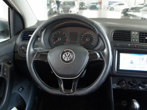 Volkswagen Polo V Рестайлинг с пробегом 2017 года, цена 1 049 000 рублей, 78000 км, седан, Автокод Объявления