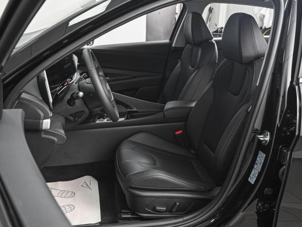 Hyundai Elantra VII (CN7) Рестайлинг с пробегом 2024 года, цена 2 620 000 рублей, 1009 км, седан, Автокод Объявления