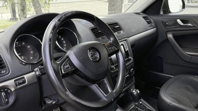 Skoda Yeti I Рестайлинг с пробегом 2014 года, цена 1 060 000 рублей, 214000 км, внедорожник, Автокод Объявления