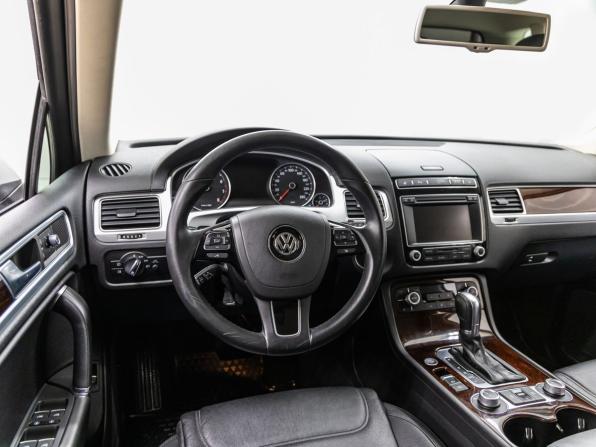 Volkswagen Touareg II Рестайлинг с пробегом 2015 года, цена 3 098 000 рублей, 169678 км, внедорожник, Автокод Объявления