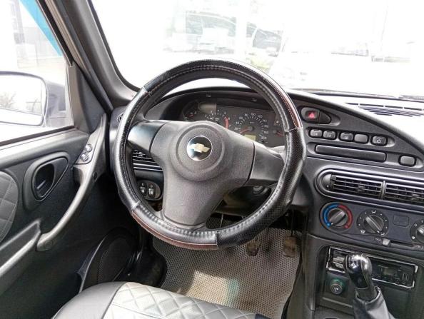Chevrolet Niva I Рестайлинг с пробегом 2012 года, цена 590 000 рублей, 131269 км, внедорожник, Автокод Объявления