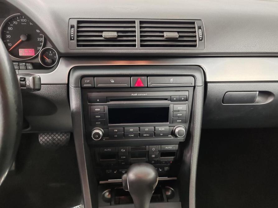 Audi A4 III (B7) Москва  - изображение 15