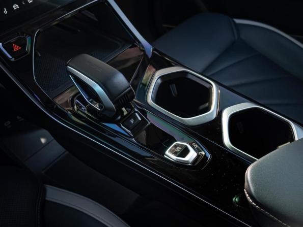Geely Atlas II с пробегом 2024 года, цена 2 660 000 рублей, 28889 км, внедорожник, Автокод Объявления