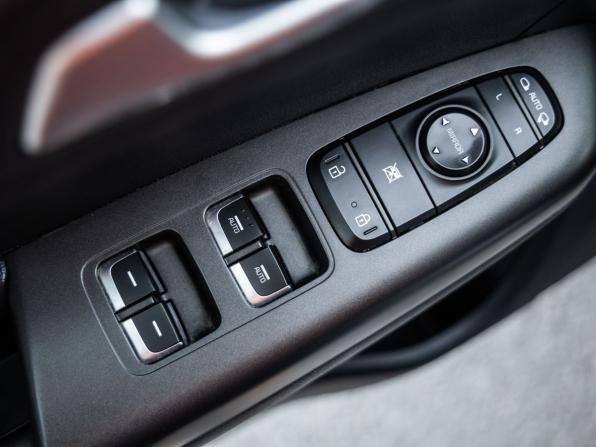 Kia Sportage IV Рестайлинг с пробегом 2019 года, цена 2 298 000 рублей, 104251 км, внедорожник, Автокод Объявления