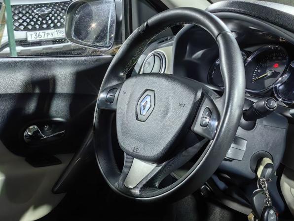 Renault Logan II с пробегом 2014 года, цена 649 000 рублей, 178000 км, седан, Автокод Объявления