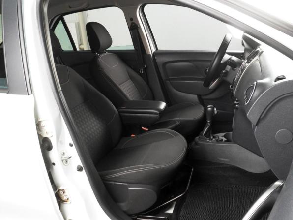 Renault Logan II с пробегом 2017 года, цена 914 000 рублей, 159245 км, седан, Автокод Объявления